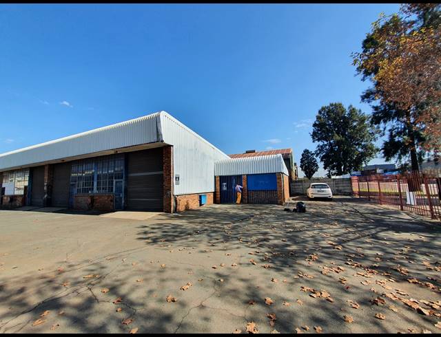 250M² WAREHOUSE TO LET IN ALRODE SOUTH